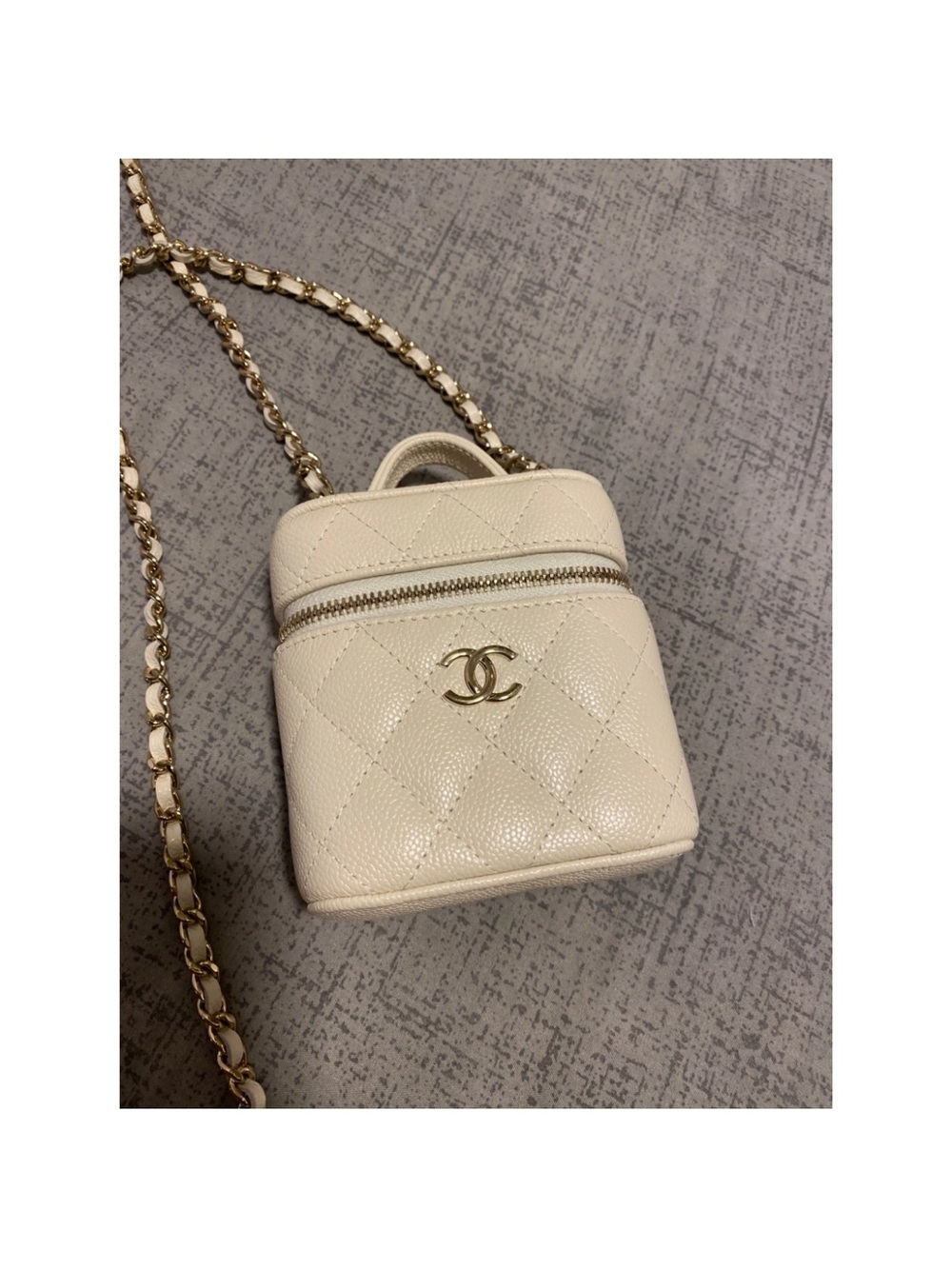 CHANEL White Quilted Mini Vanity CAVIAR leather with Gold Chain